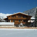 Haus Hochland 3* Tux