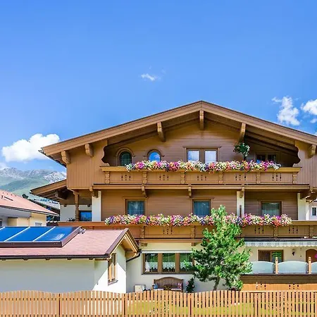 Guest house Haus Hochland Tux
