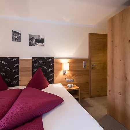 Gæstehus Haus Hochland Tux